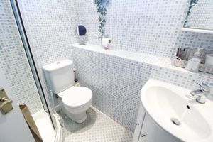 Ensuite Shower Room/WC- click for photo gallery